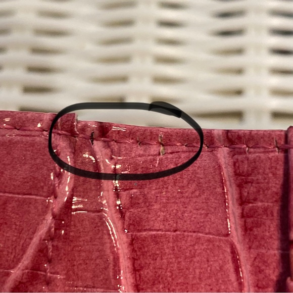 Guess Pink Patent Wallet - Picture 17 of 17